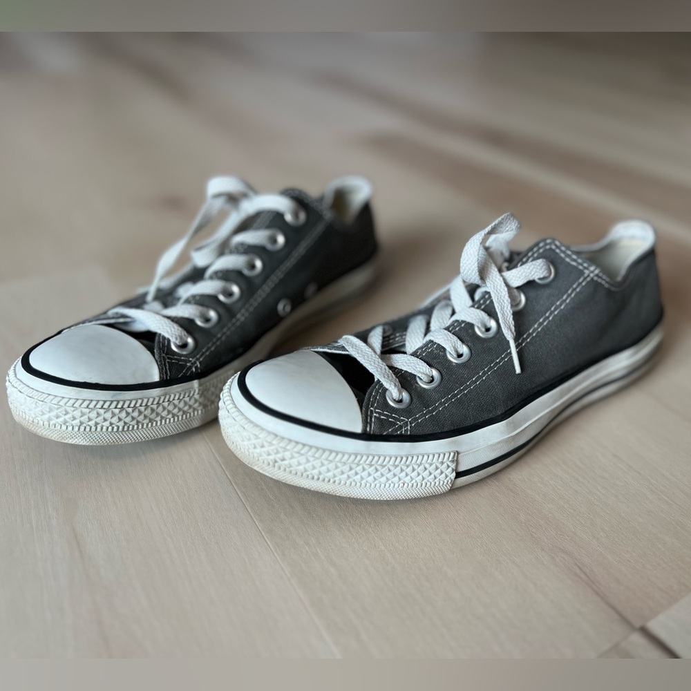 Grey Converse Size 8 women’s